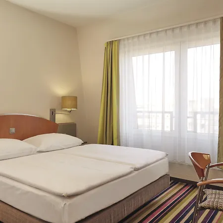 H+ Koeln Hotel 4*