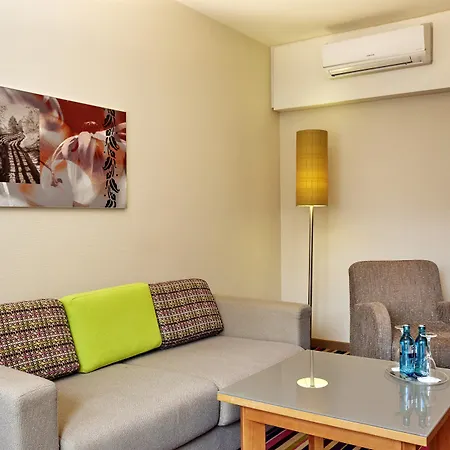 H+ Köln Otel 4*